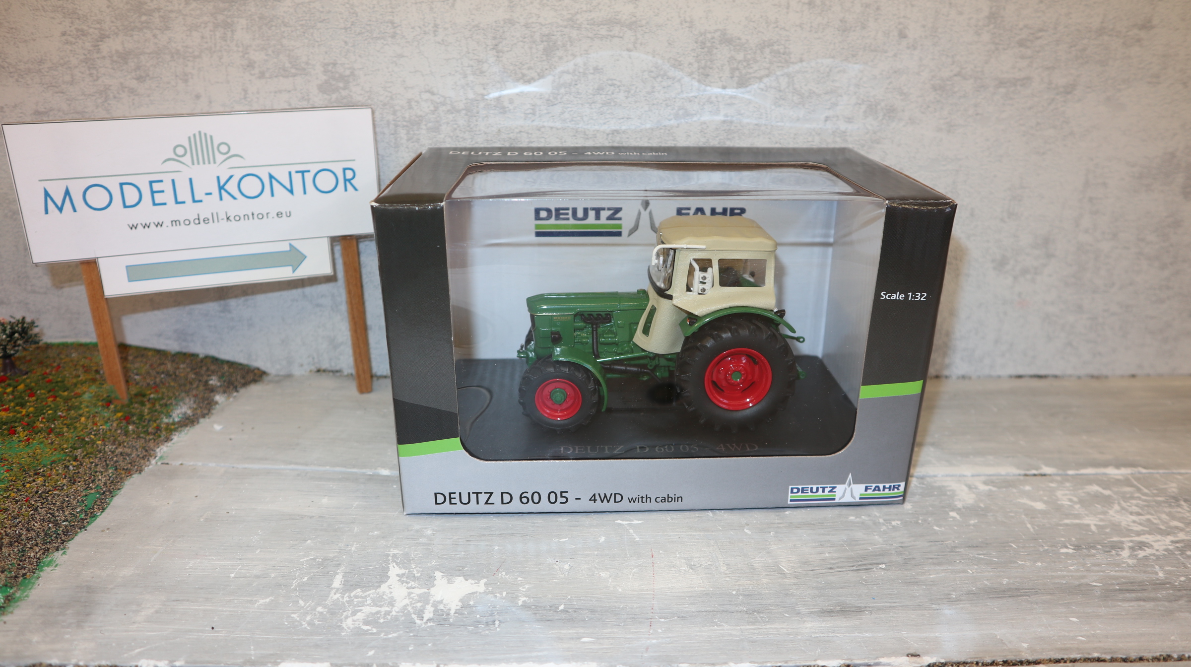 DEUTZ D60 05-4WD フロントローダ&バケット 1/32 DEUTZ D60 05-4WD フロントローダ&バケット 1/32 1/32 Deutz D60
